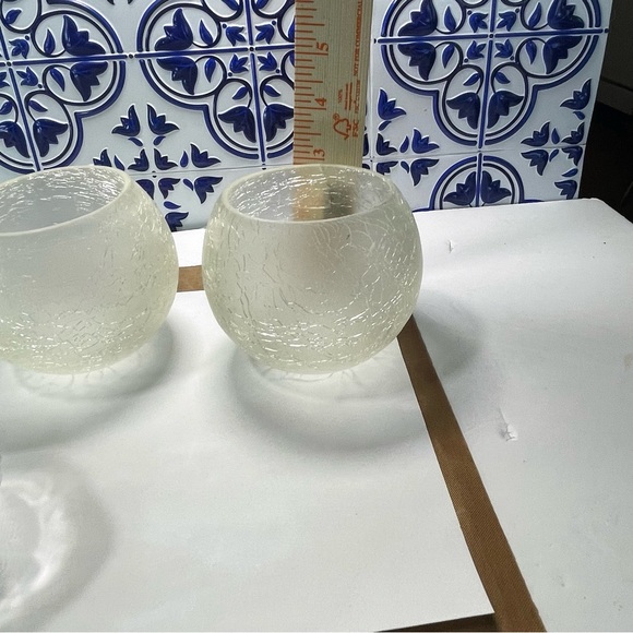 Vintage candleholders lot clear glass floral pattern & frosted crackle globe set - Picture 15 of 16